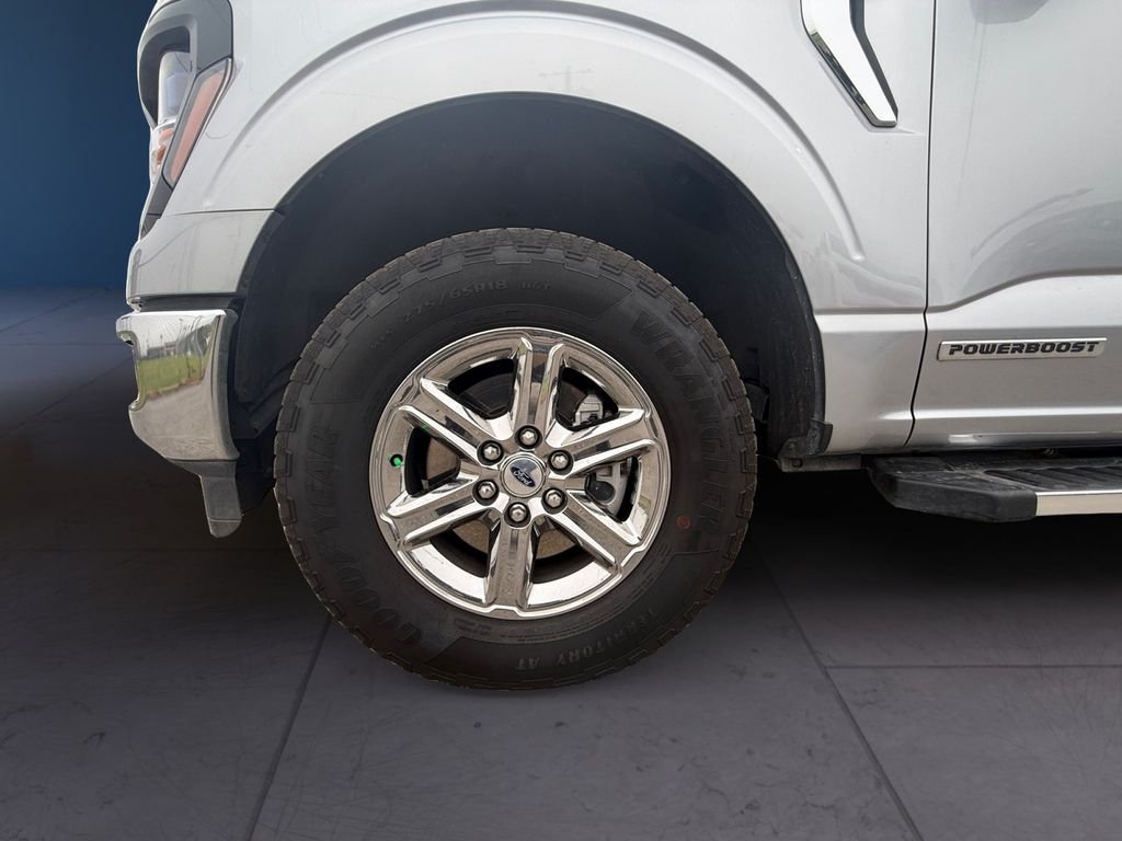 Used 2025 Silver Ford XLT image 9