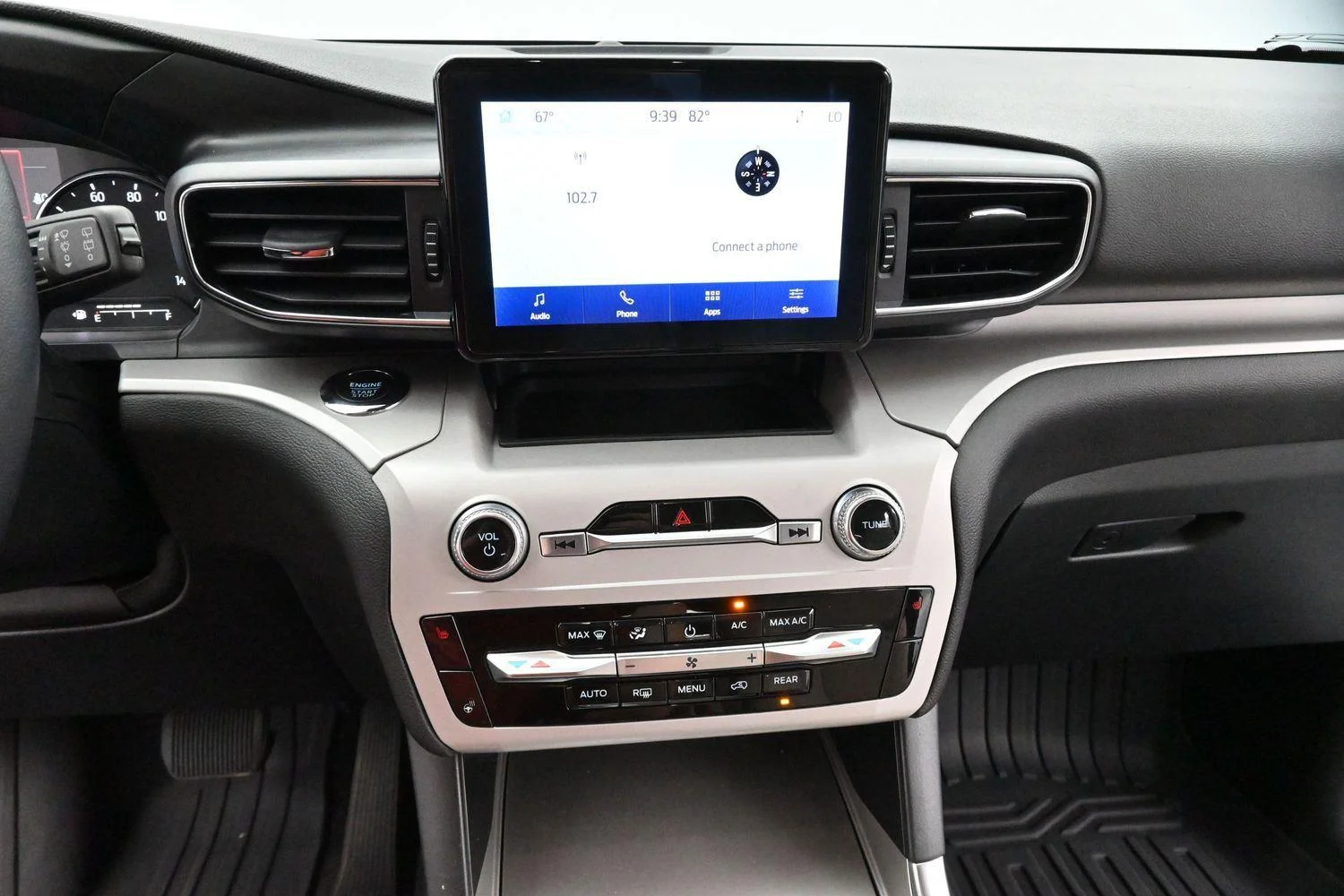 Used 2023 Oxford White Ford XLT image 22