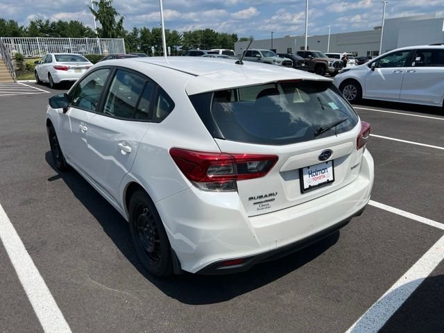 Used 2022 White Subaru Base image 1