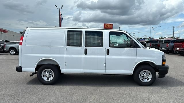2025 Chevrolet Express Cargo Work Van - Photo 7