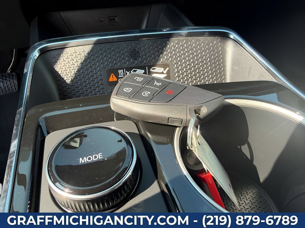 2027 Chevrolet Equinox LT - Photo 21