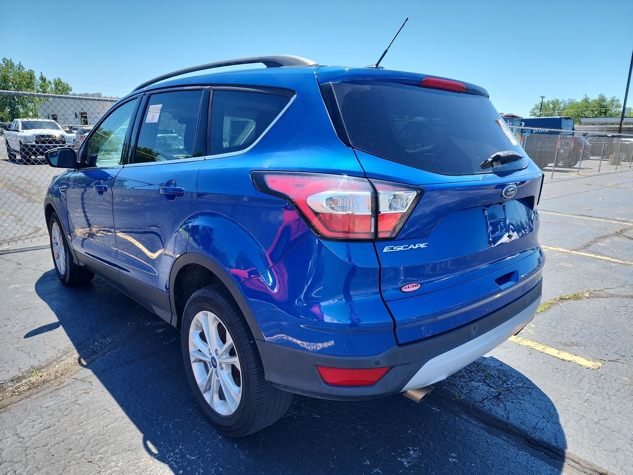 Used 2017 Blue Ford SE image 3