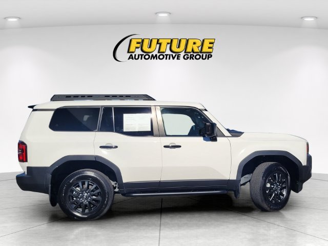 Used 2024 White Toyota Base image 3