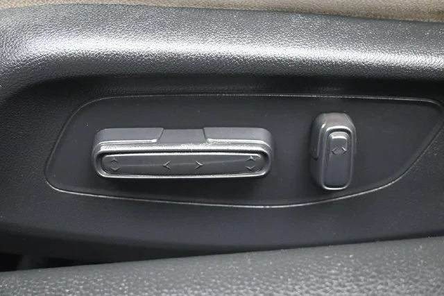 Used 2023 White Honda Touring image 8
