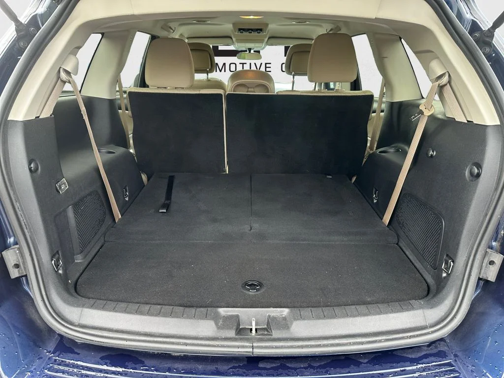 Used 2018 Blue Dodge SE image 13