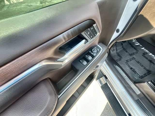 Used 2024 White GMC Denali image 13