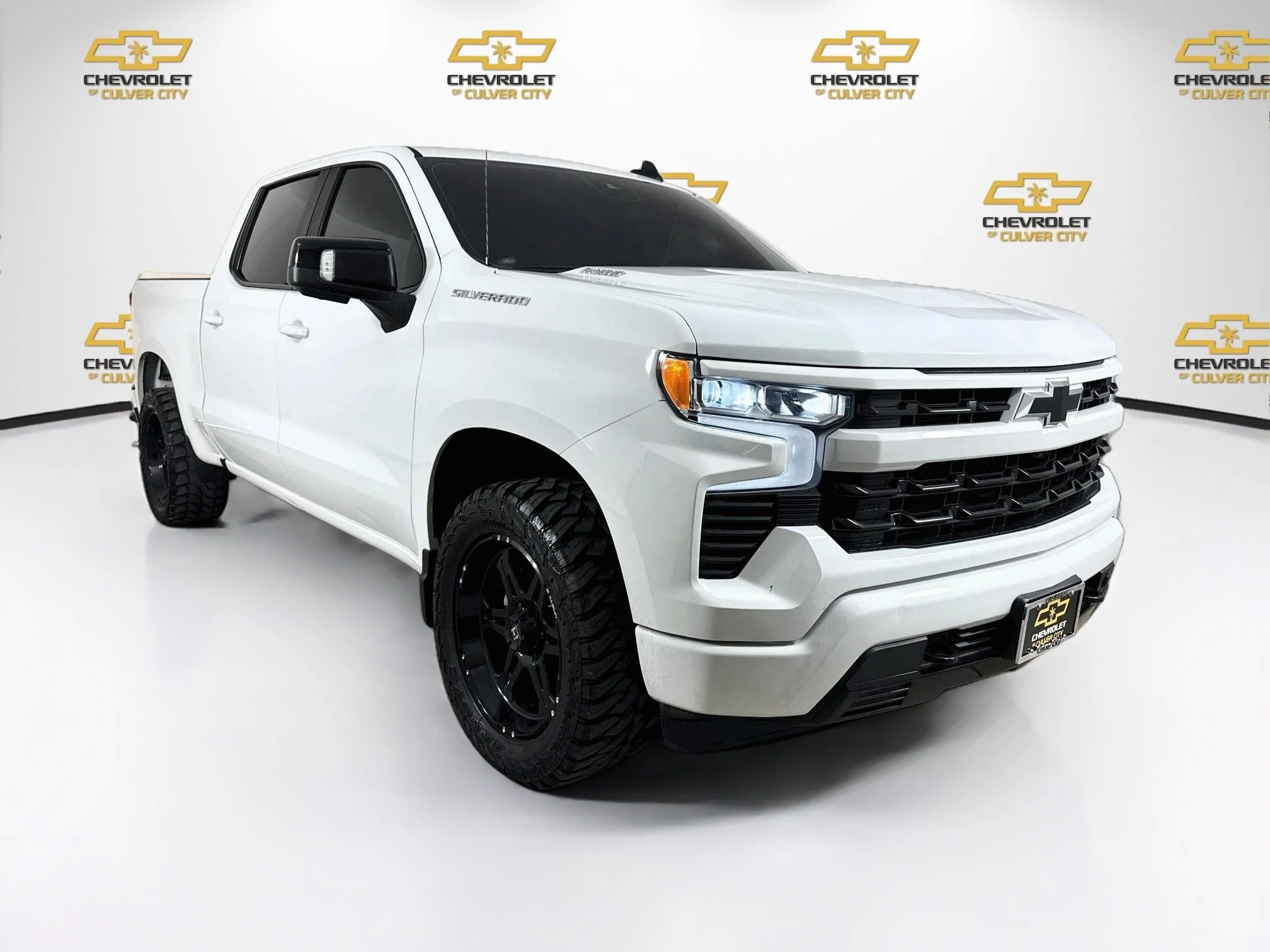 Used 2023 SUMMIT WHITE Chevrolet RST image 1