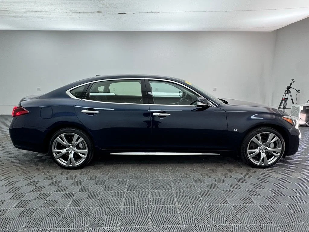Used 2017 Hermosa Blue INFINITI 3.7X image 7