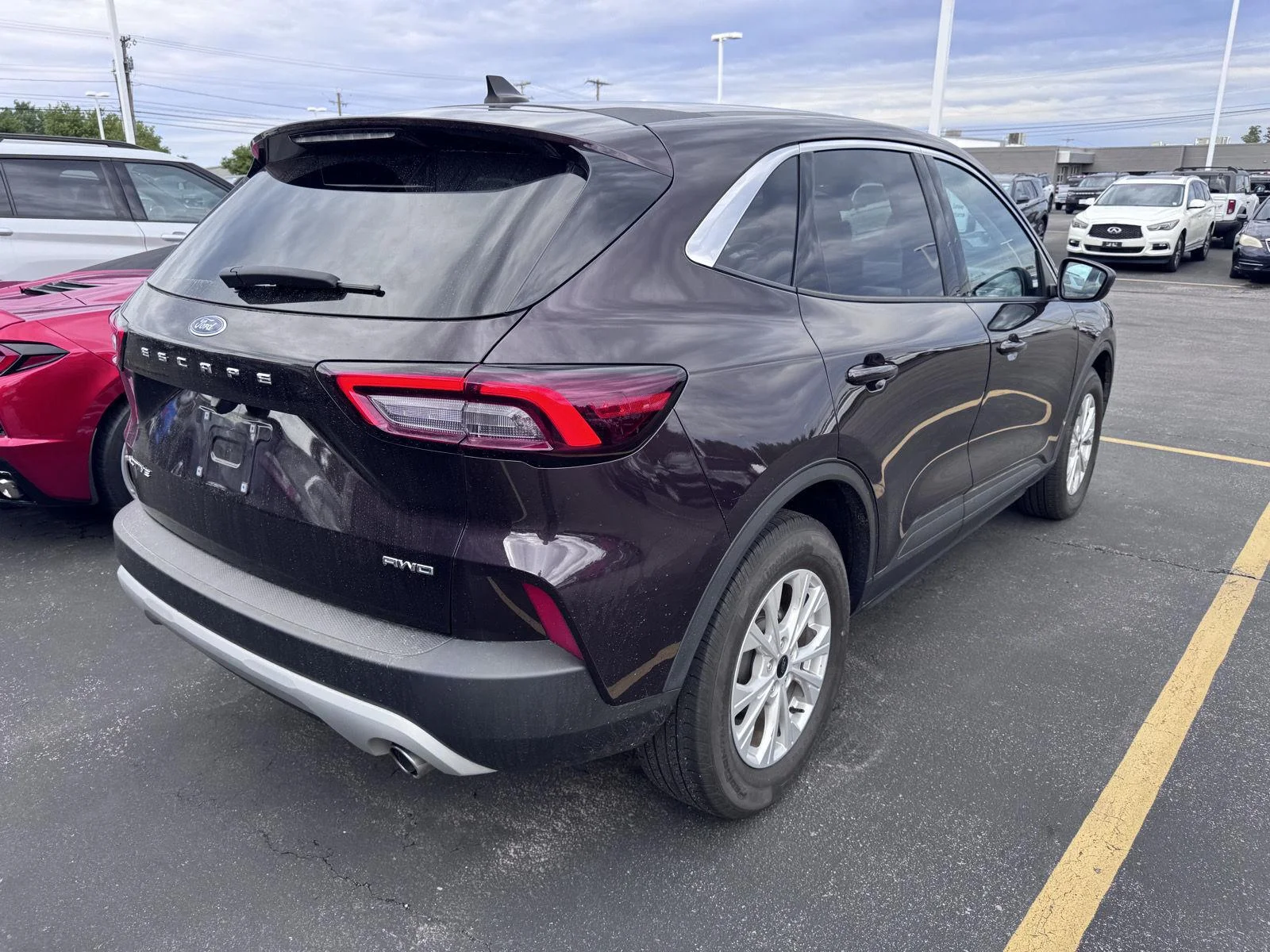 Used 2023 Cinnabar Red Ford Active image 4