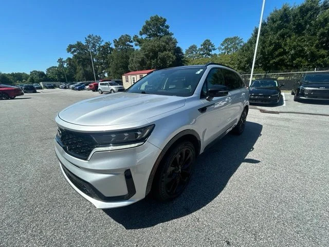 Used 2021 Silver Kia SX image 3
