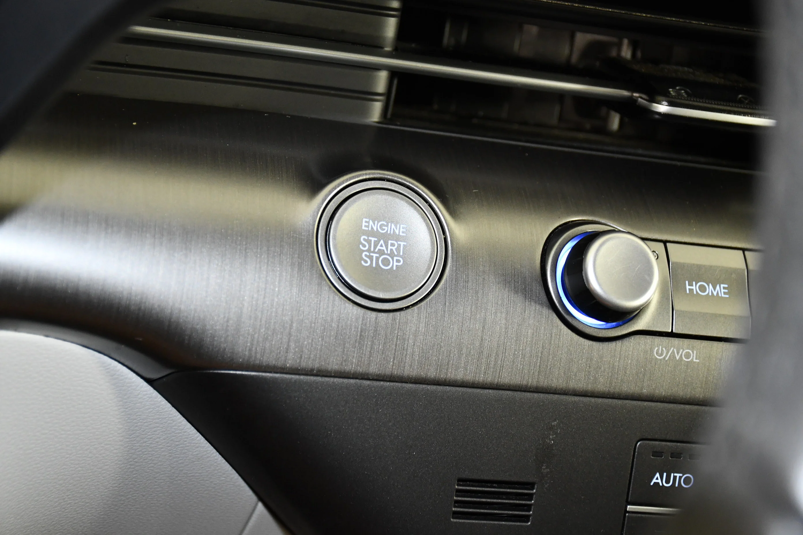 Used 2025 Abyss Black Pearl Hyundai SEL image 25