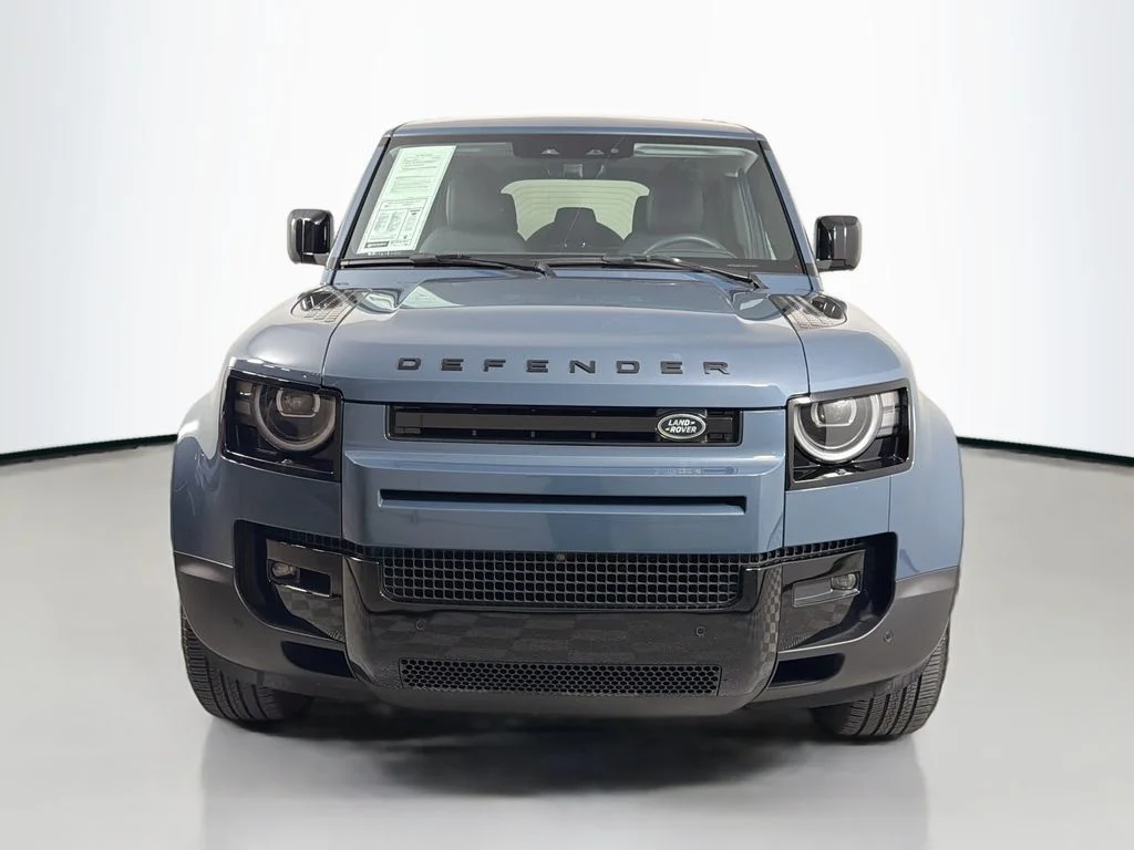 Used 2026 Tasman Blue Metallic Land Rover S image 2