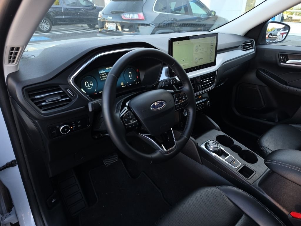 Used 2025 Silver Ford Platinum image 10