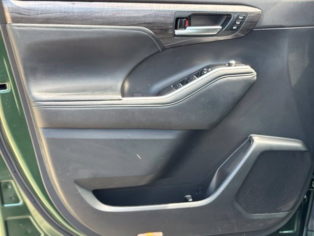 Used 2023 Cypress Toyota Hybrid Limited image 20
