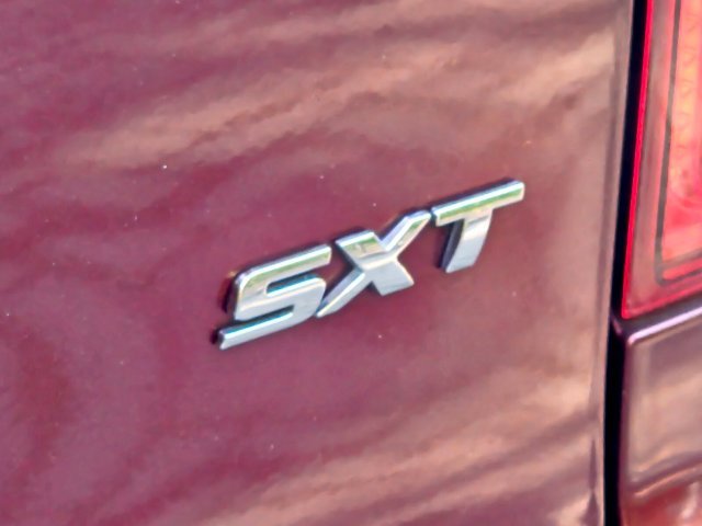 Used 2017 Red Dodge SXT image 12