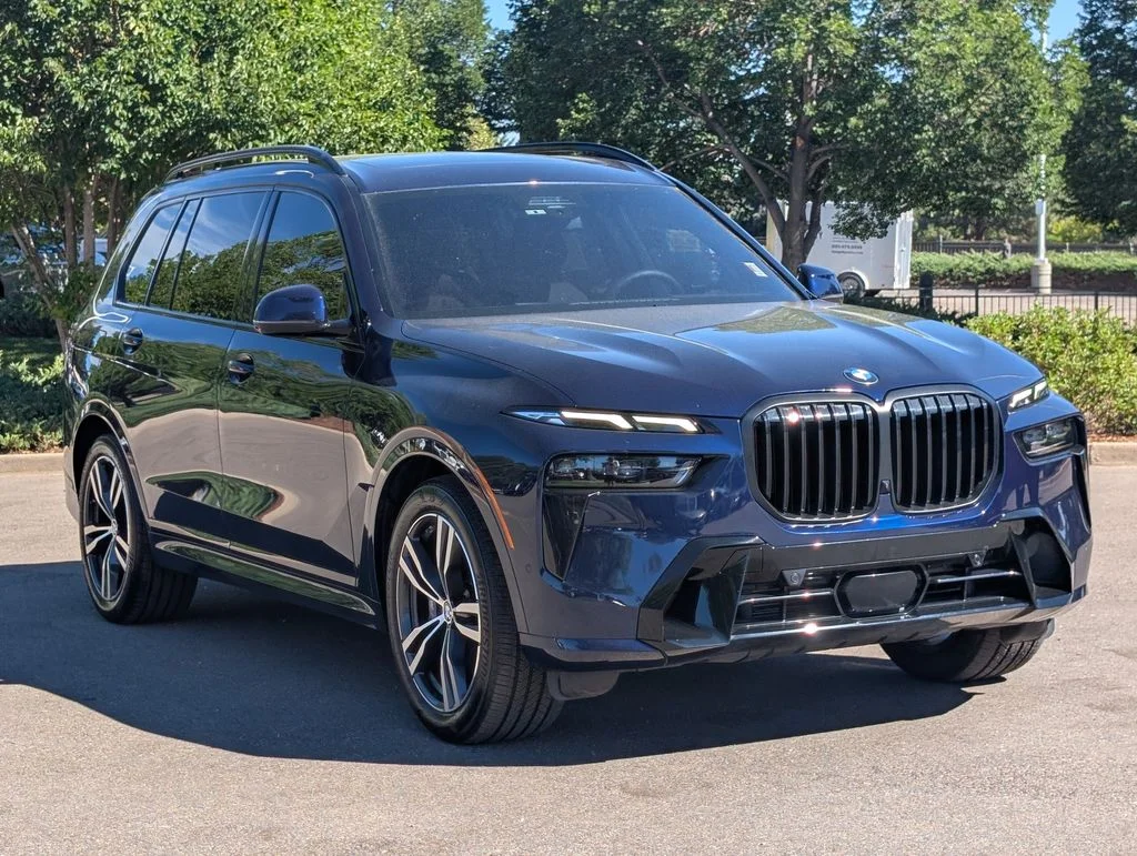 Used 2025 Blue BMW xDrive40i image 8