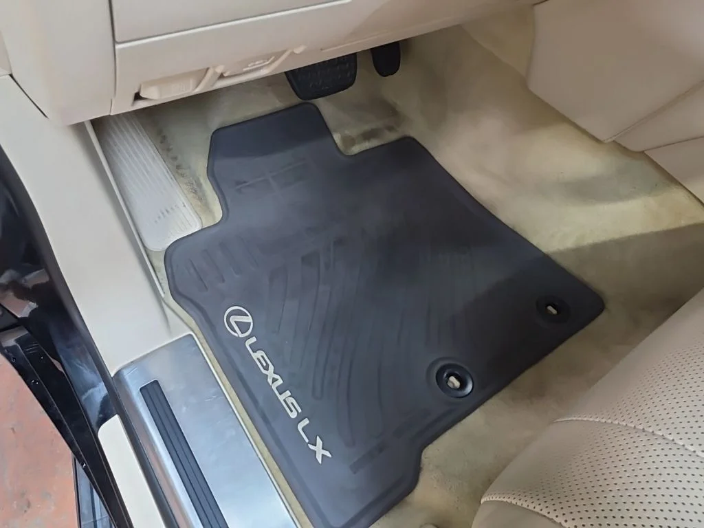 Used 2019 Black Onyx Lexus 570 image 29