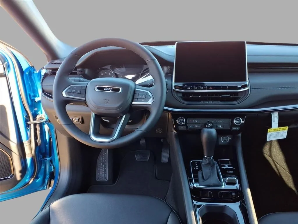 New 2026 Hydro Blue Pearlcoat Jeep Latitude image 11