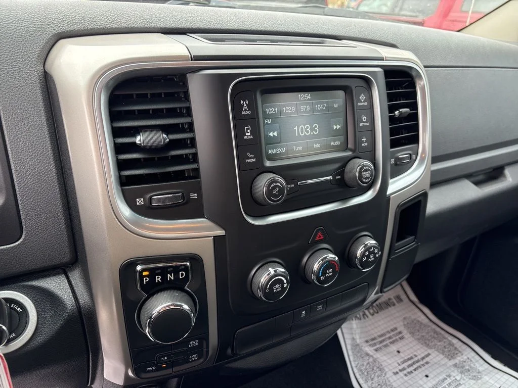 Used 2017 Delmonico Red Pearlcoat Ram SLT image 18