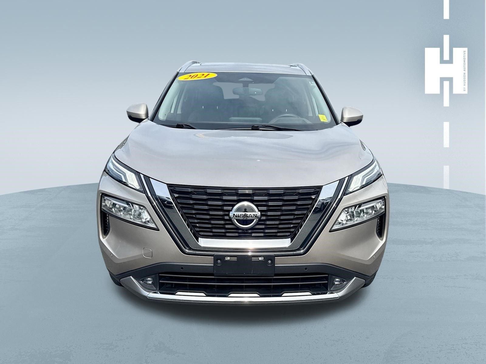 Used 2021 Champagne Silver Metallic Nissan Platinum image 2