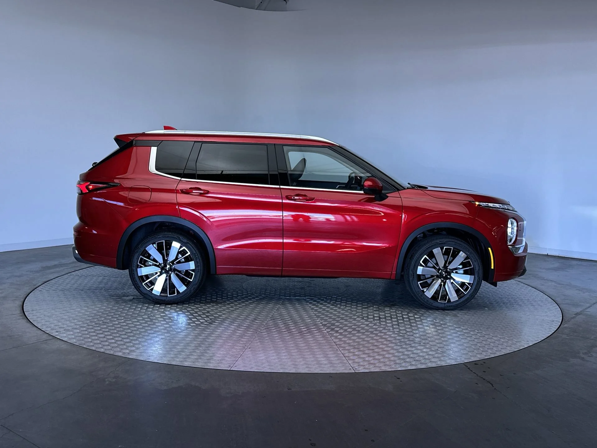 New 2026 Red Diamond Mitsubishi SEL 1.5T S-AWC image 10