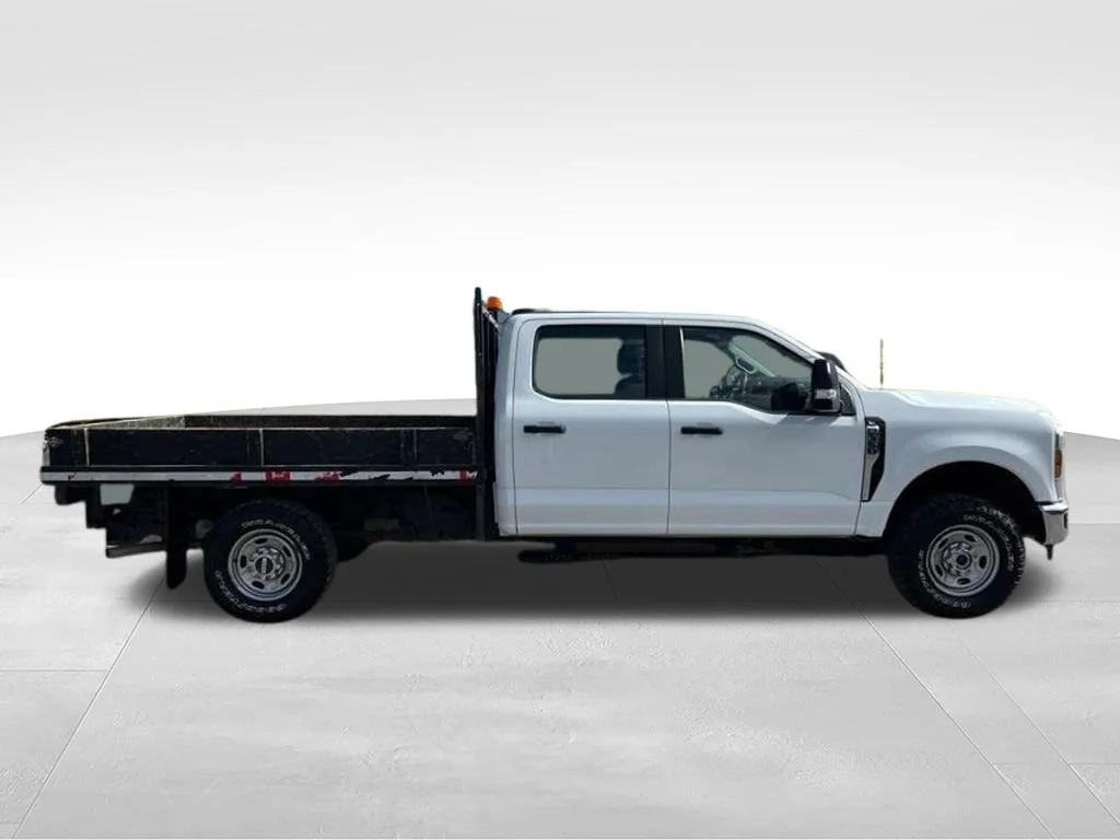 Used 2024 White Ford XL image 4