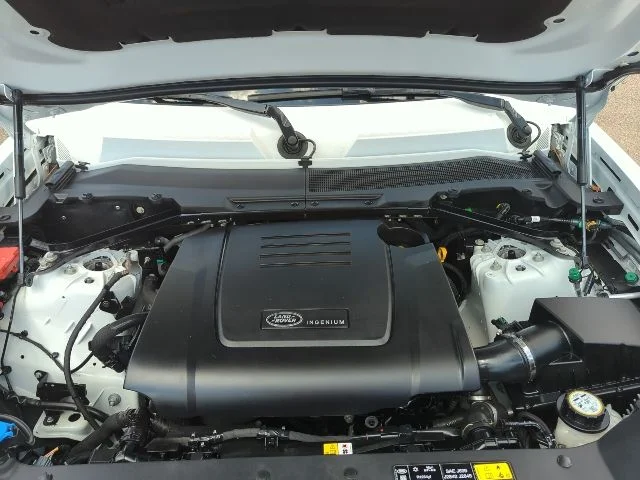 Used 2025 White Land Rover S image 25