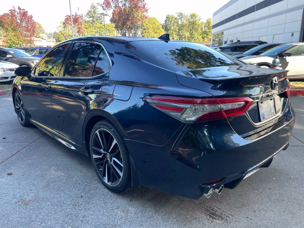 Used 2018 Aqua Toyota XSE V6 image 6