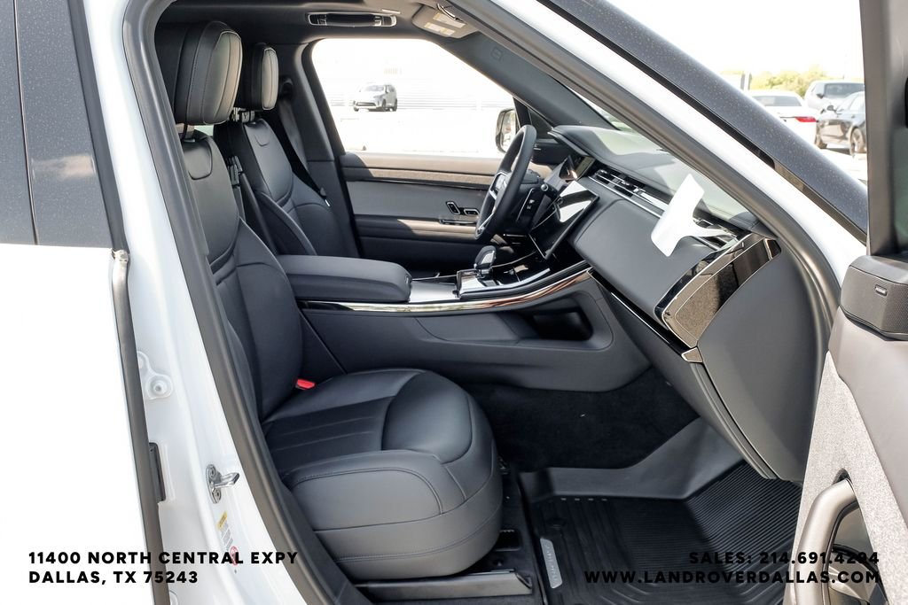 New 2026 Ostuni Pearl Wht Prem Met Land Rover Dynamic SE image 35
