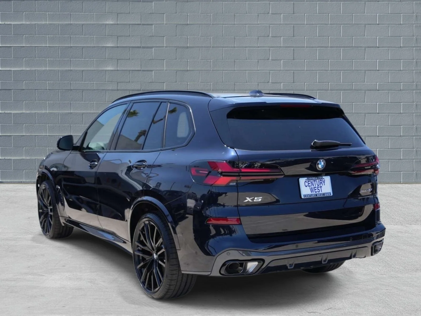 New 2026 Carbon Black Metallic BMW sDrive40i image 3