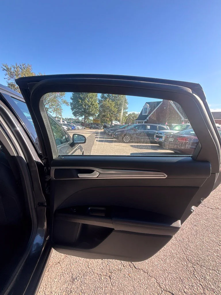 Used 2017 Gray Ford SE image 22