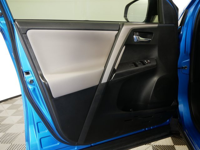 Used 2017 Electric Storm Blue Toyota XLE w/ Convenience Pkg image 8