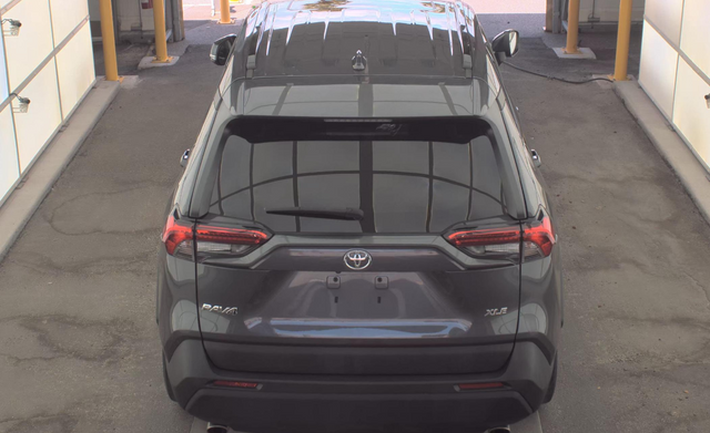 Used 2023 Gray Toyota XLE Premium image 6