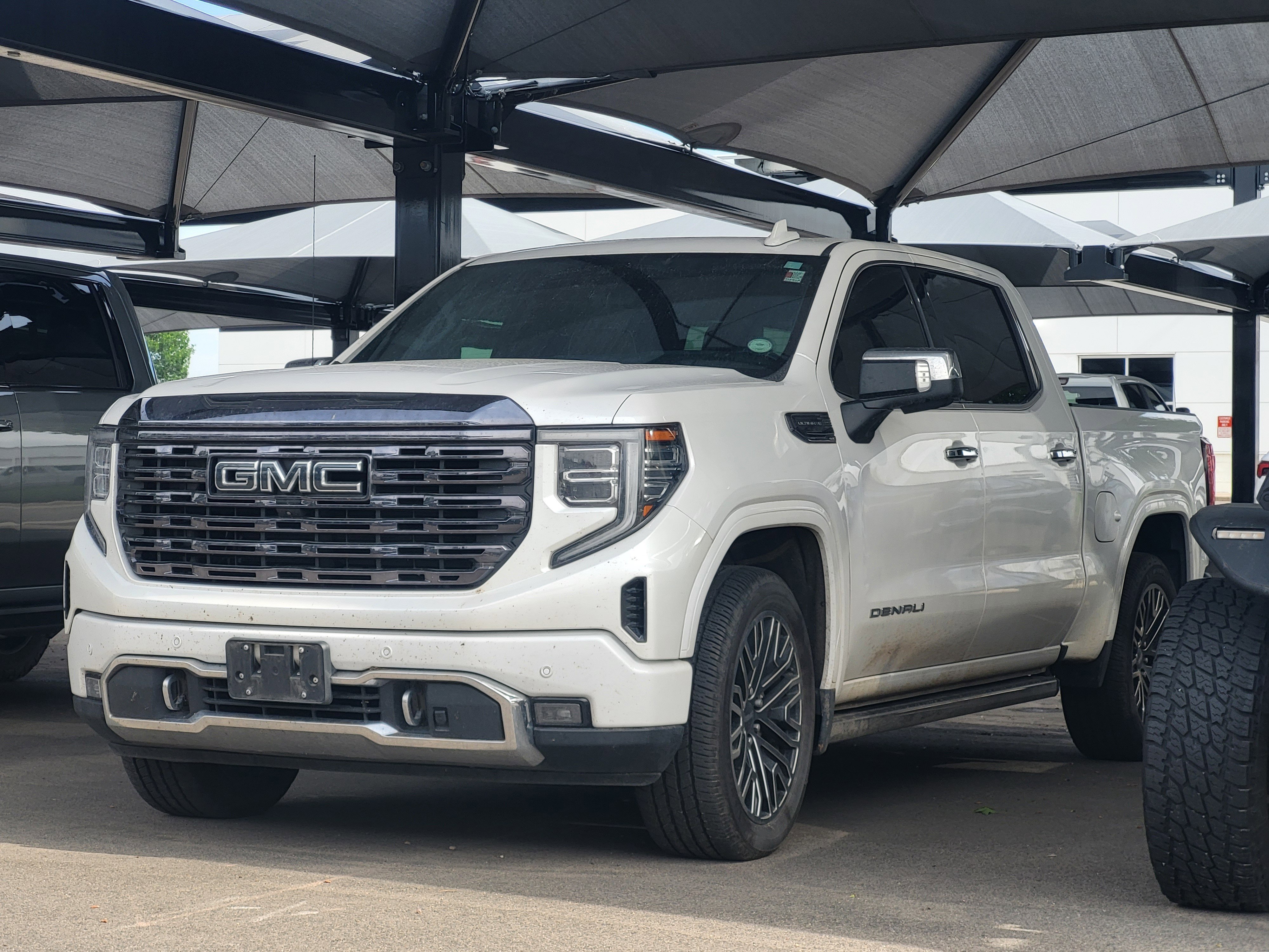 2022 GMC Sierra 4WD Crew Cab Short Box Denali Ultimate's photo