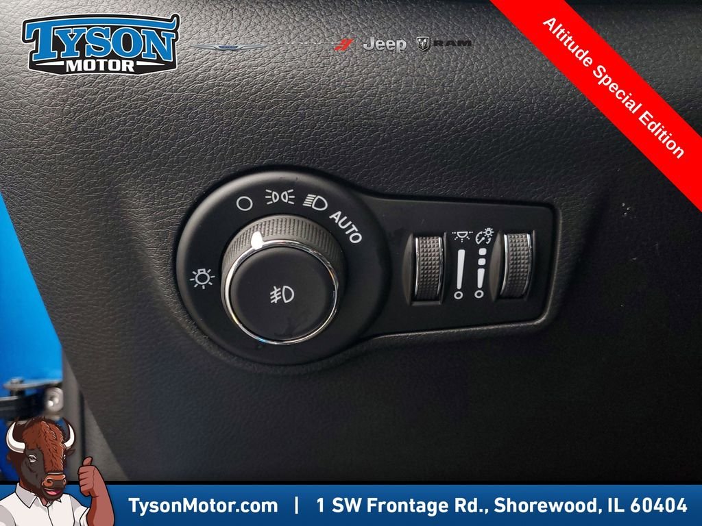 New 2026 Hydro Blue Pearlcoat Jeep Latitude image 19