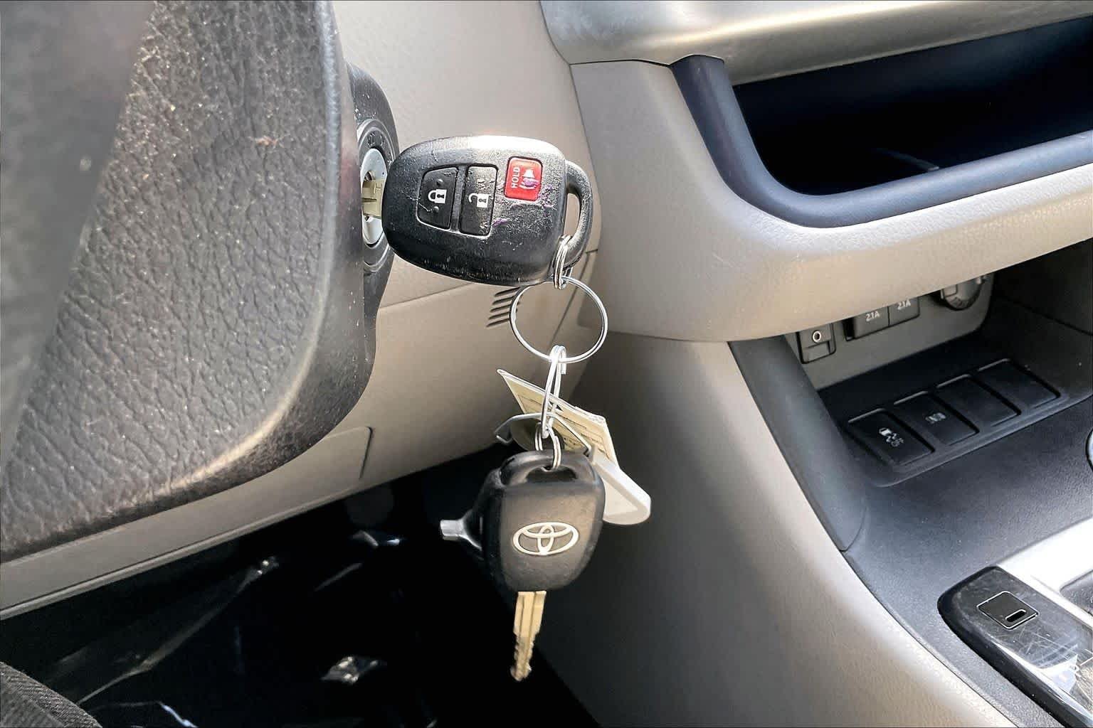 Used 2018 Predawn Gray Mica Toyota LE image 14