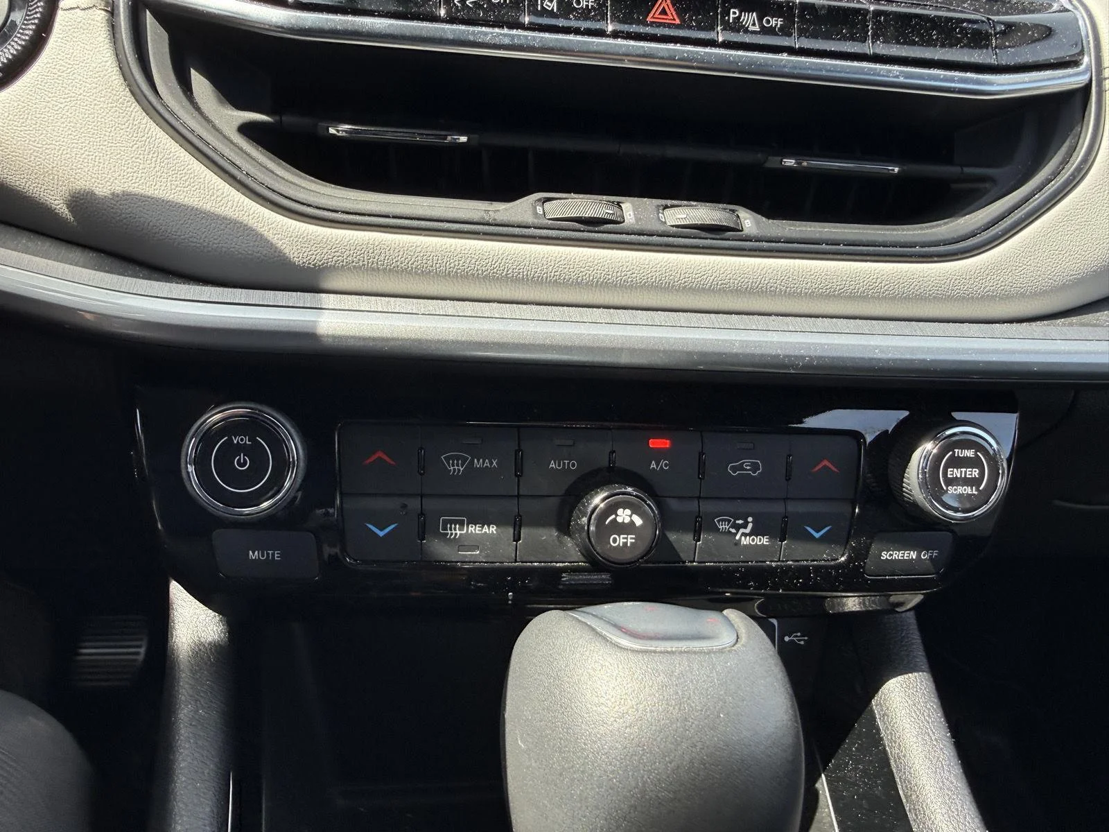 Used 2024 Bright White Clearcoat Jeep Limited image 11