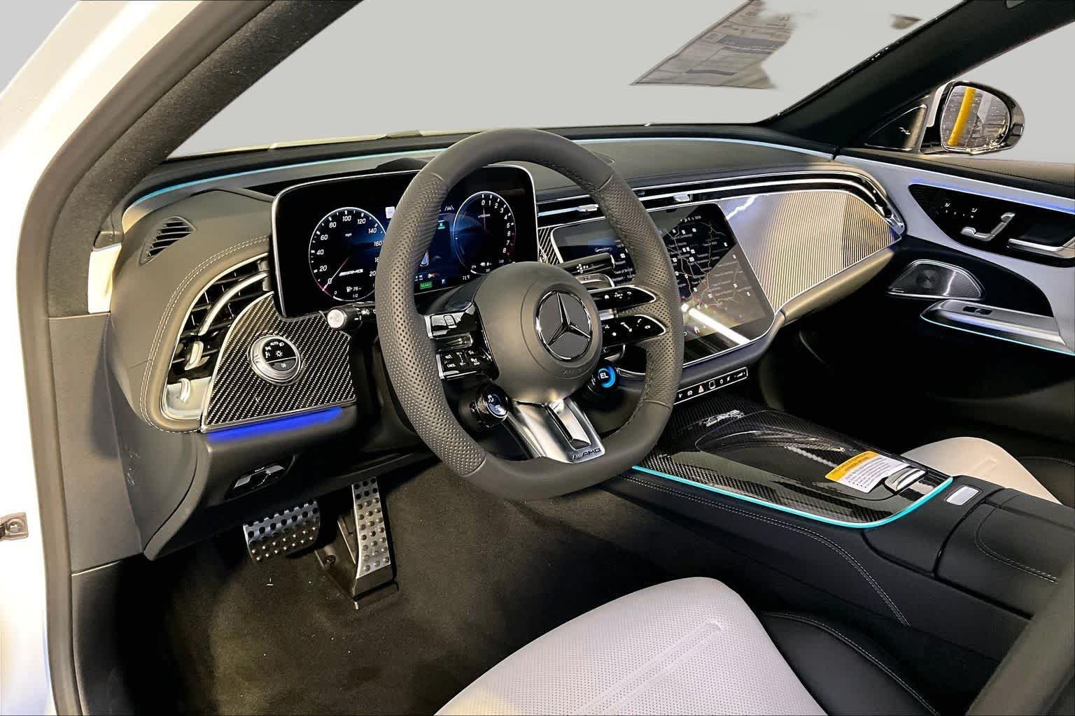 New 2026 MANUFAKTUR Moonlight White Magno Mercedes-Benz AMG® E 53 E image 9