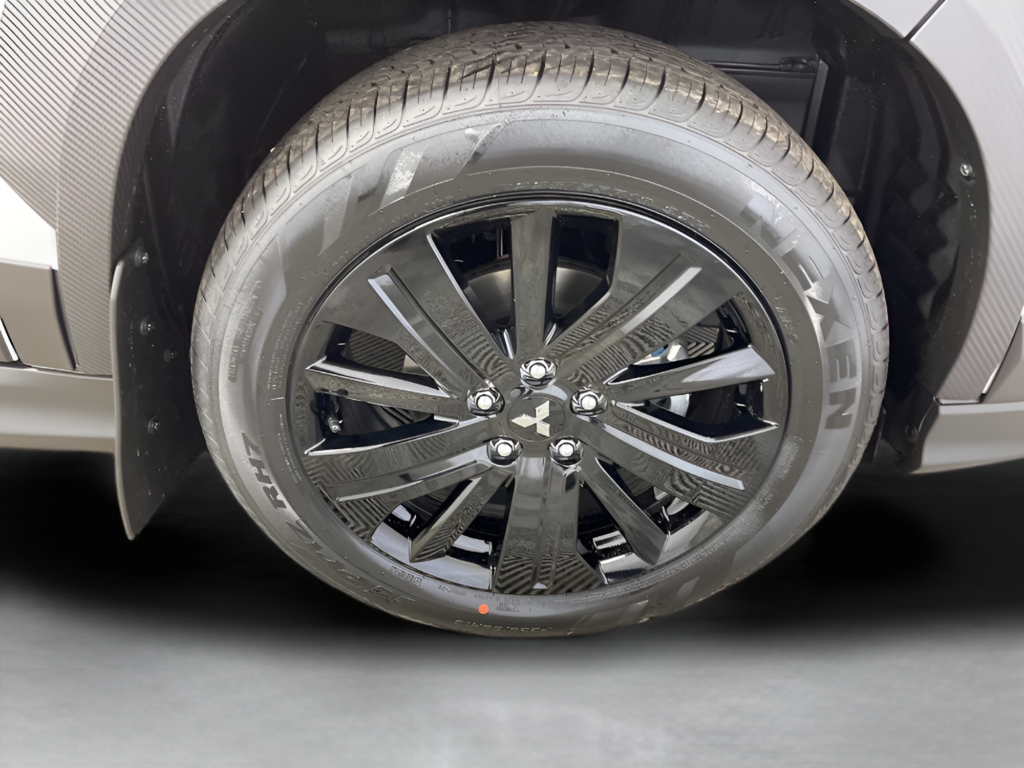 New 2026 White Diamond Mitsubishi  image 38