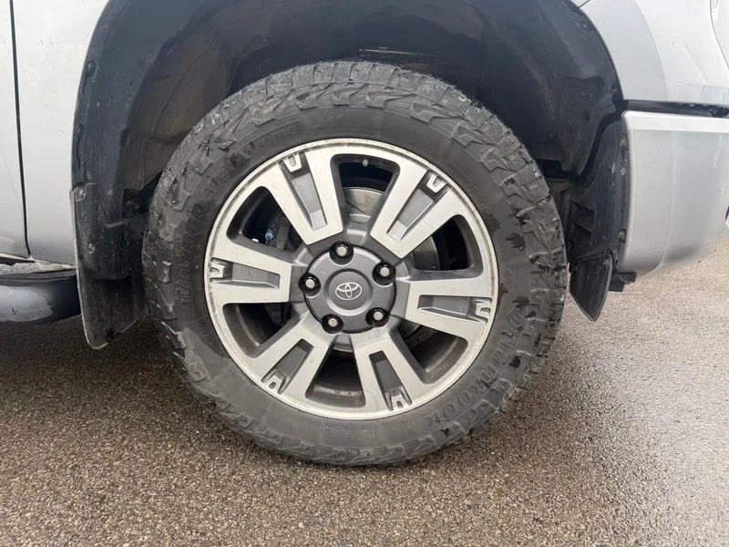 Used 2020 Silver Toyota Platinum image 13