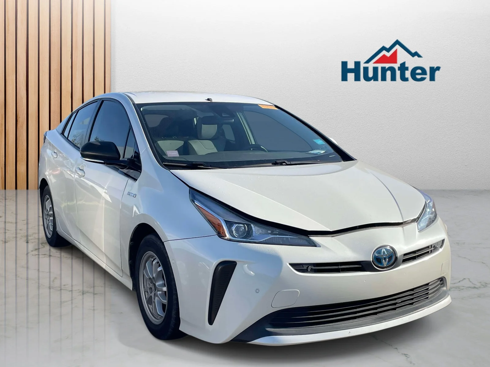 Used 2019 Blizzard Pearl Toyota LE image 1