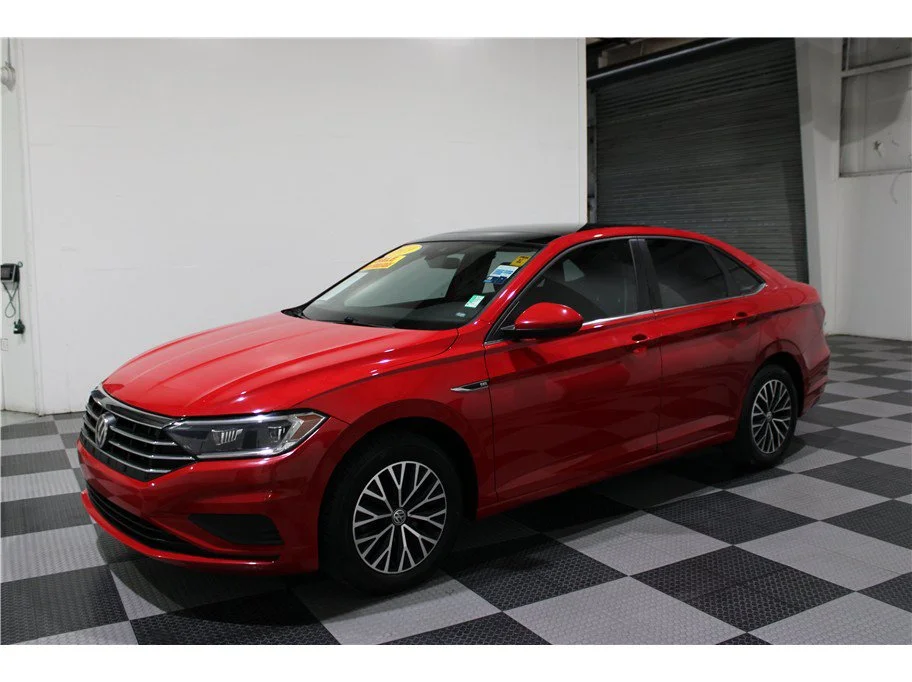 Used 2019 Red Volkswagen SEL image 7