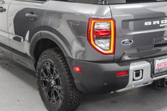 New 2025 Carbonized Gray Metallic Ford Outer Banks® image 6