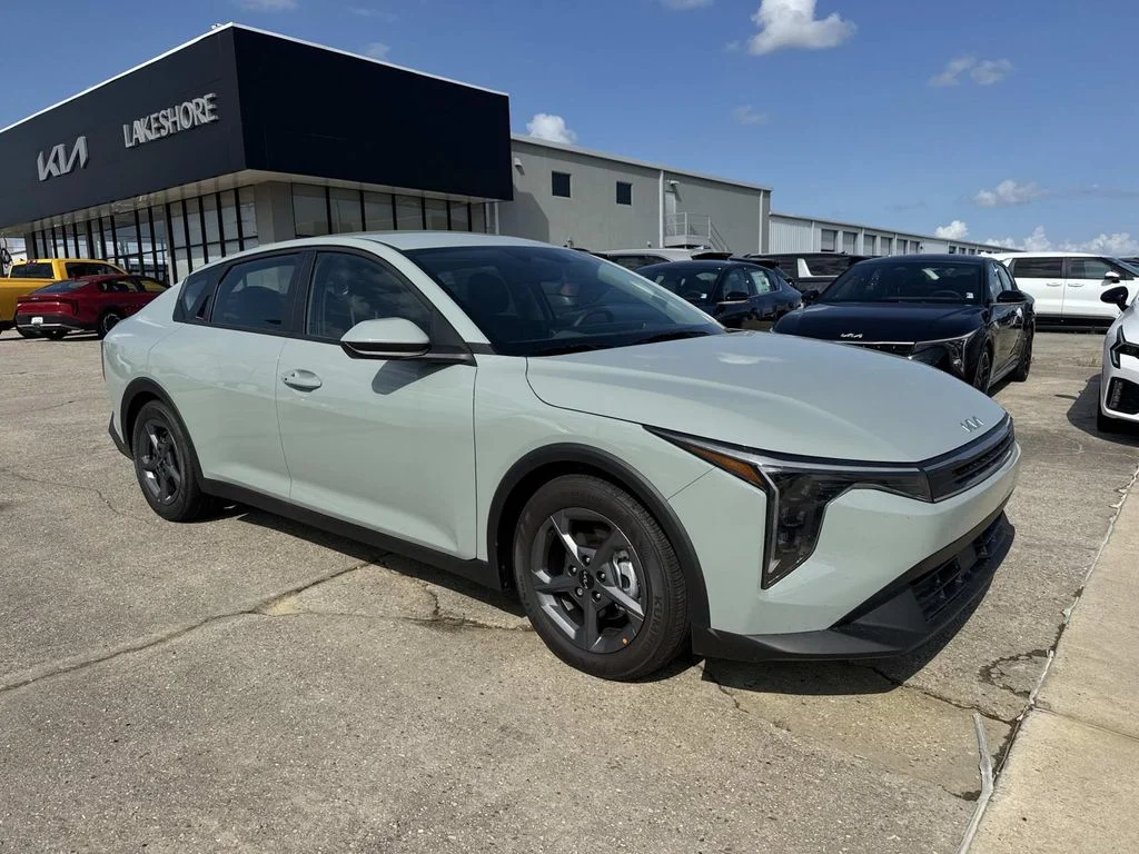 2026 Kia K4 LXS