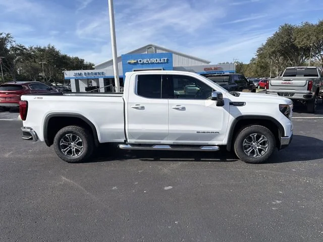 New 2026 Summit White GMC SLE image 3