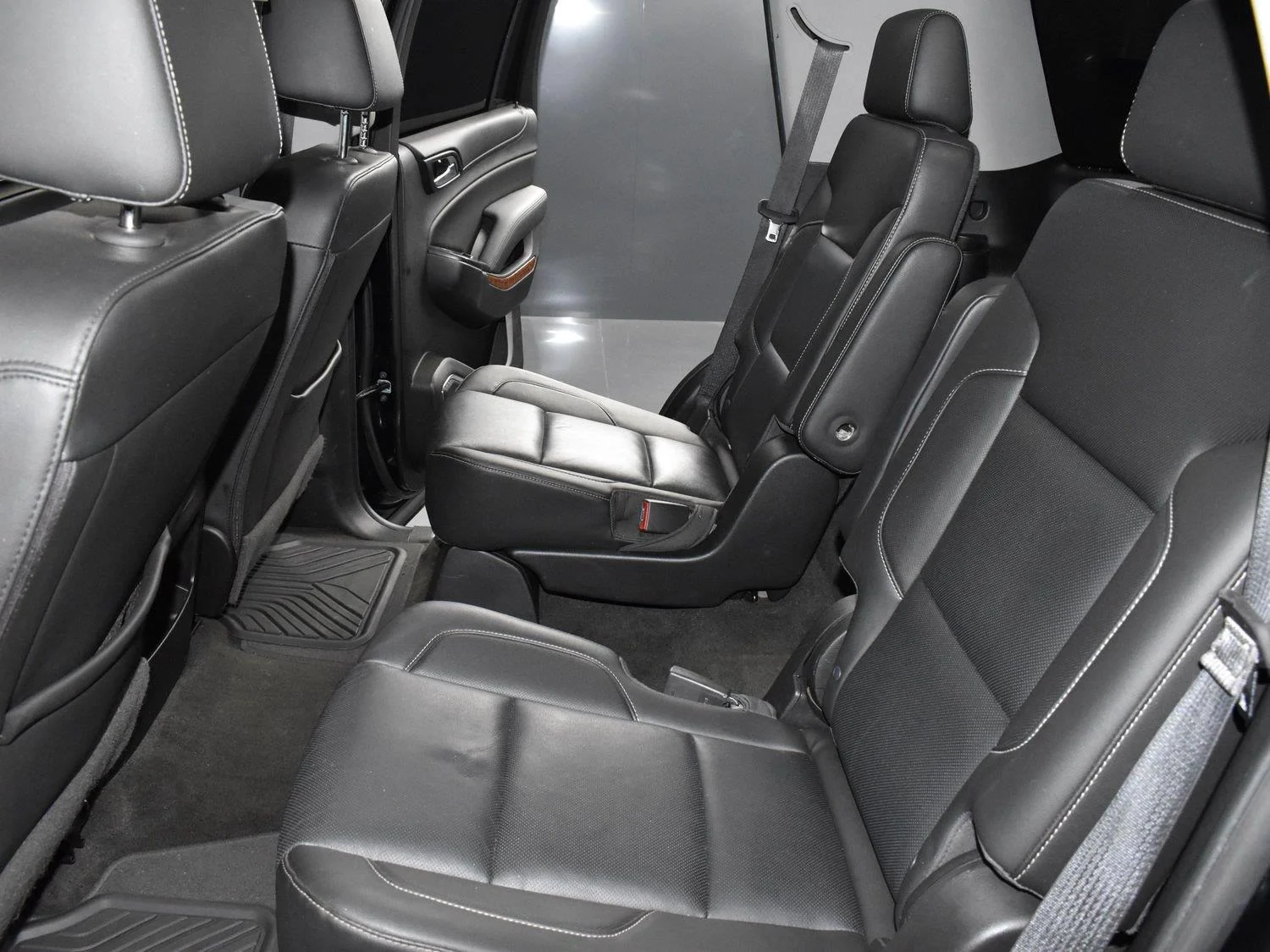 Used 2018 Black Chevrolet Premier image 32