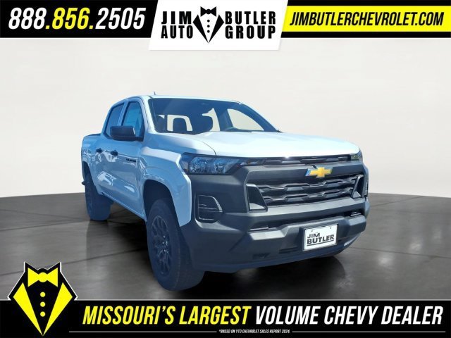 New 2026 Summit White Chevrolet WT image 20