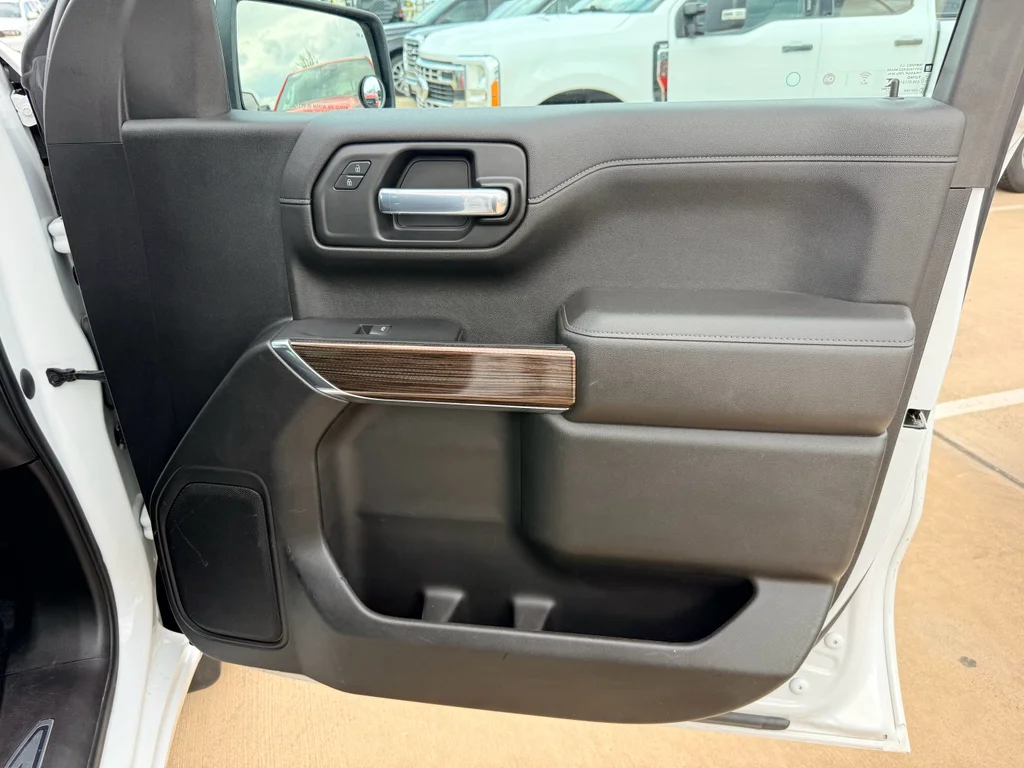 Used 2021 Summit White Chevrolet LT image 14