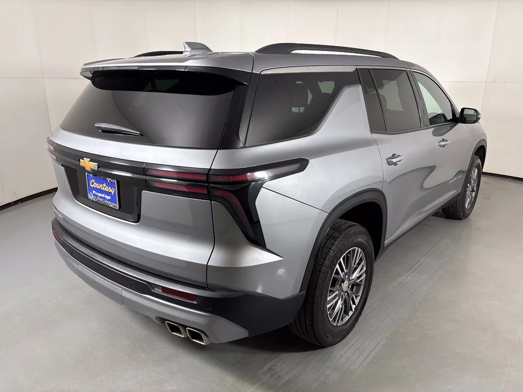 Used 2025 Gray Chevrolet LT image 8