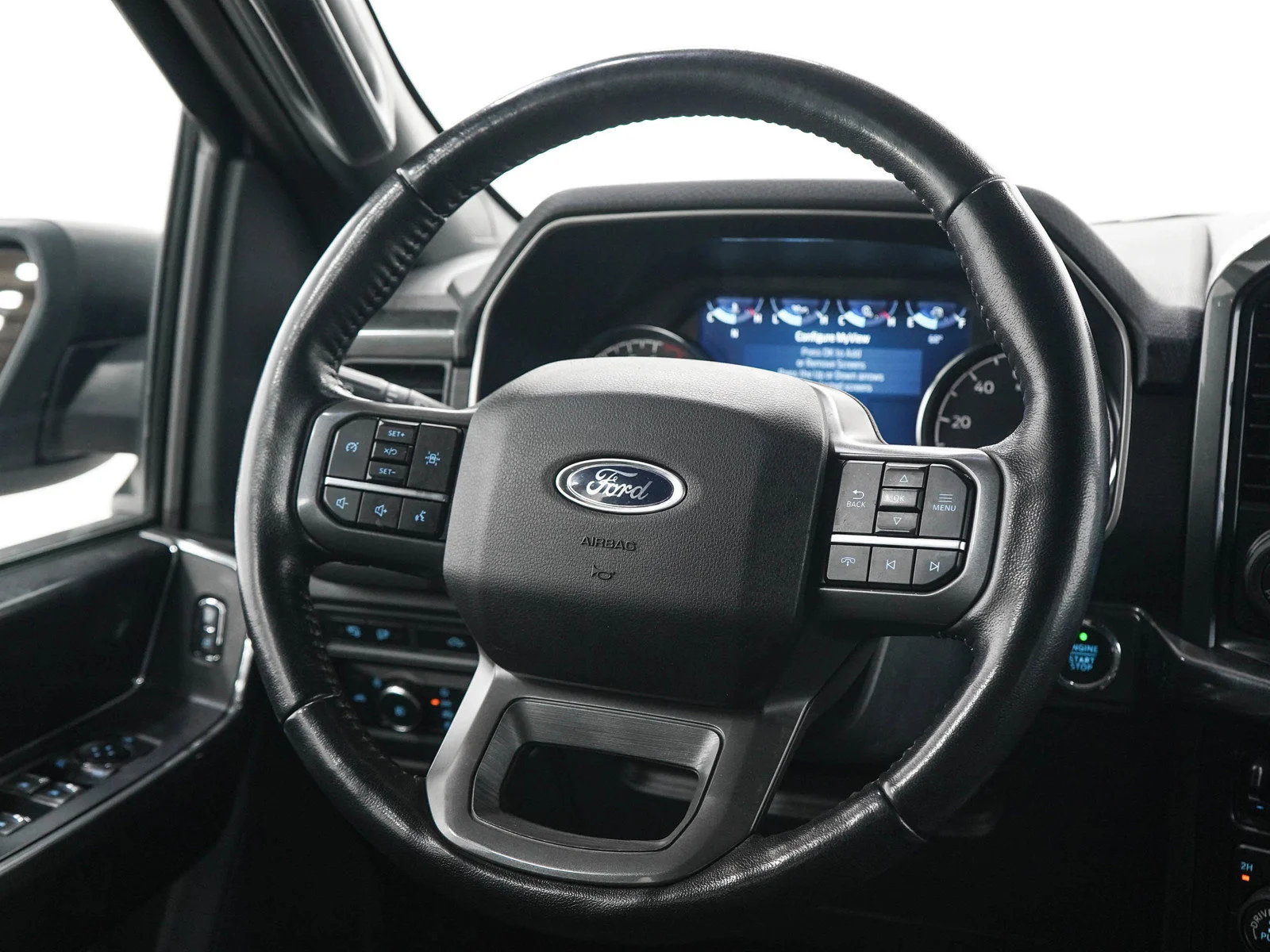 Used 2022  Ford XL image 15